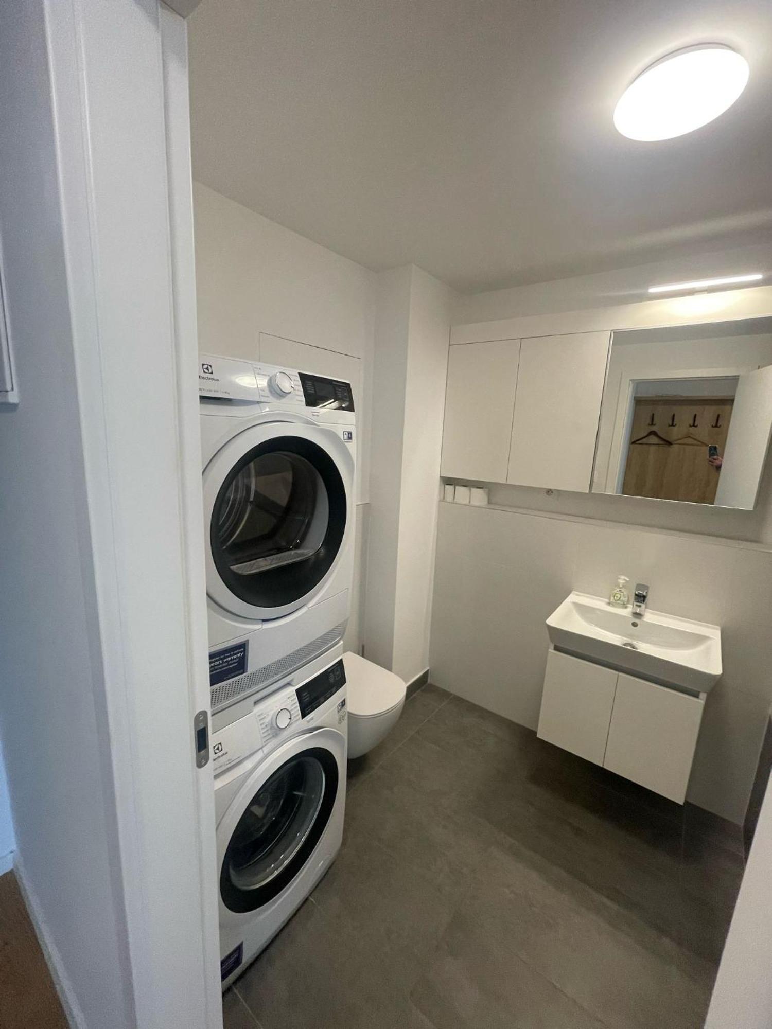 New Downtown Apartment Couple Minute From The Old Town Bratislava Luaran gambar