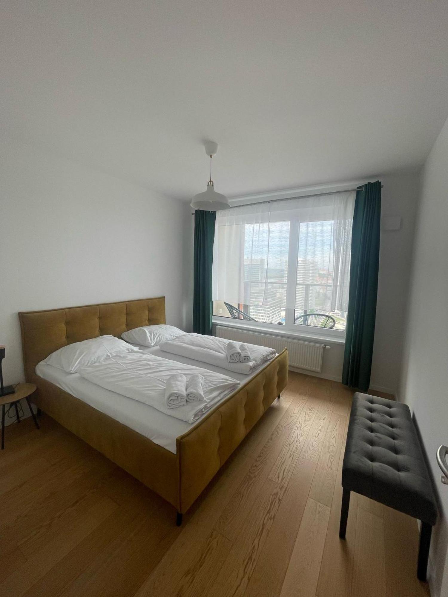 New Downtown Apartment Couple Minute From The Old Town Bratislava Luaran gambar