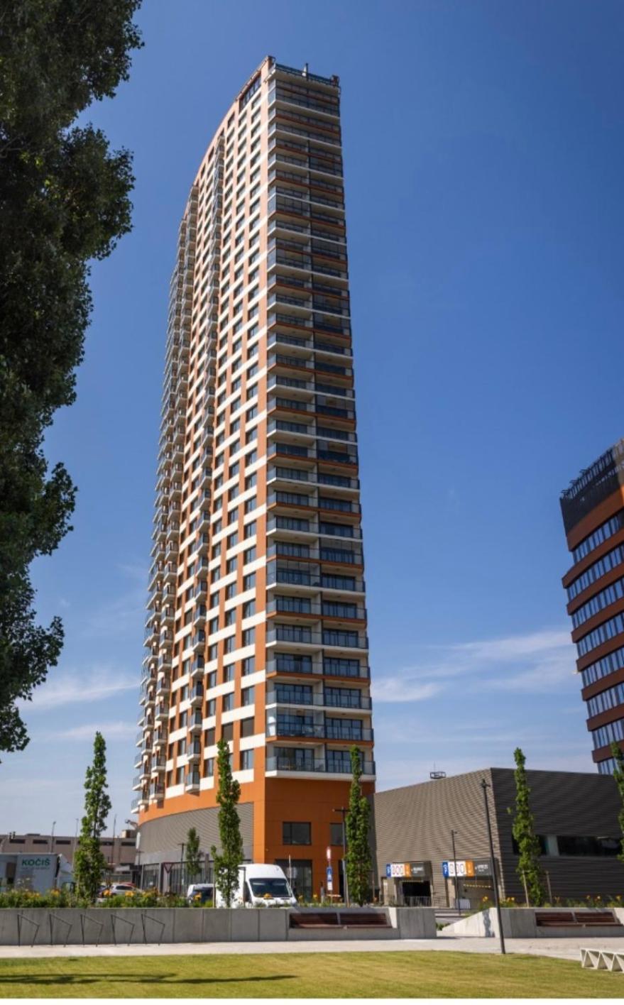 New Downtown Apartment Couple Minute From The Old Town Bratislava Luaran gambar
